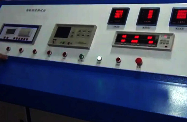 圖為高壓電機測試臺，主要用于測試高壓電機的電流等各項數據
